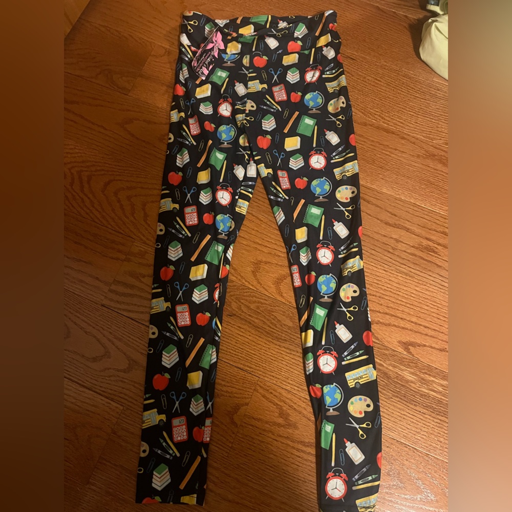 Teaching one size fits most stretchy leggings.